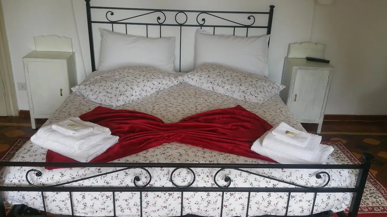 Guest house Villa Del Cigno Lecco Italy